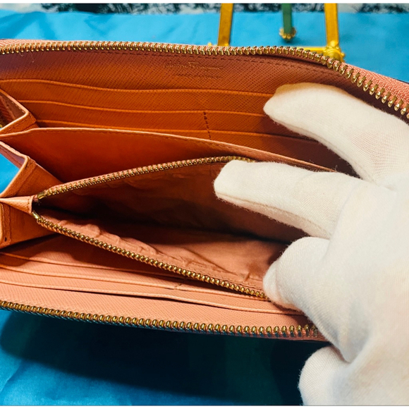 Salvatore Ferragamo Gancini Zip Around Wallet Burgundy /Pink Full Size - Picture 9 of 14